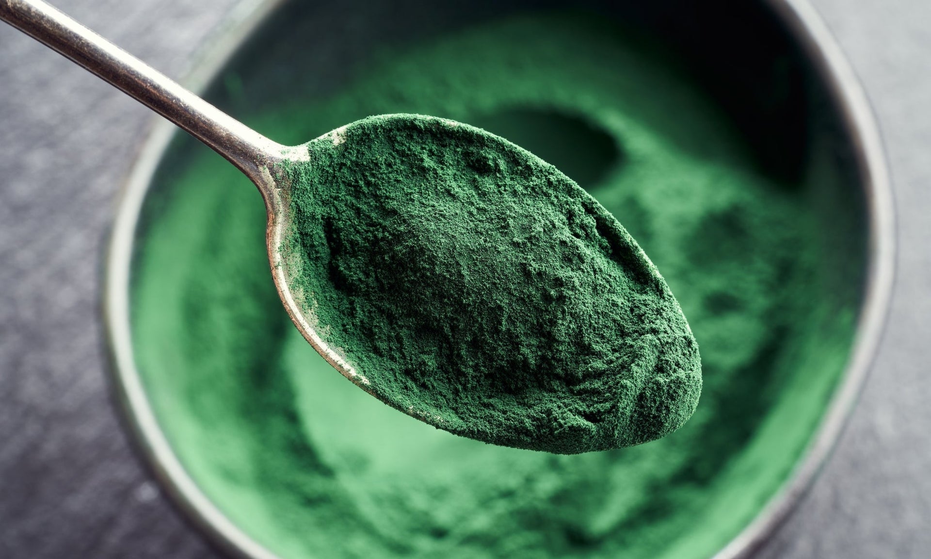 🌿 Why Green Superfoods Are Essential for Wellness: Spirulina Benefits Explained